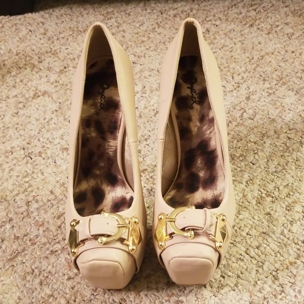 Qupid Scandal Buckle heels